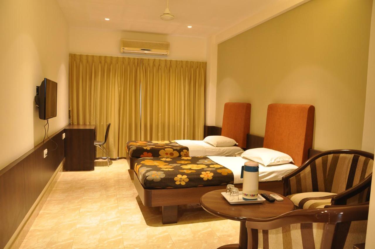 Hotel Prince Residency Bhuj Exterior photo