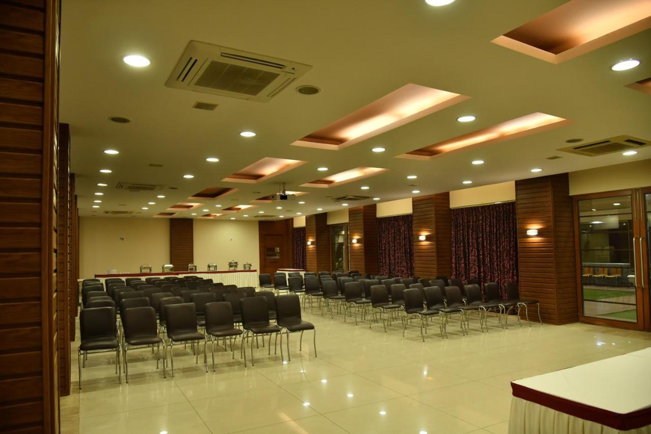 Hotel Prince Residency Bhuj Exterior photo
