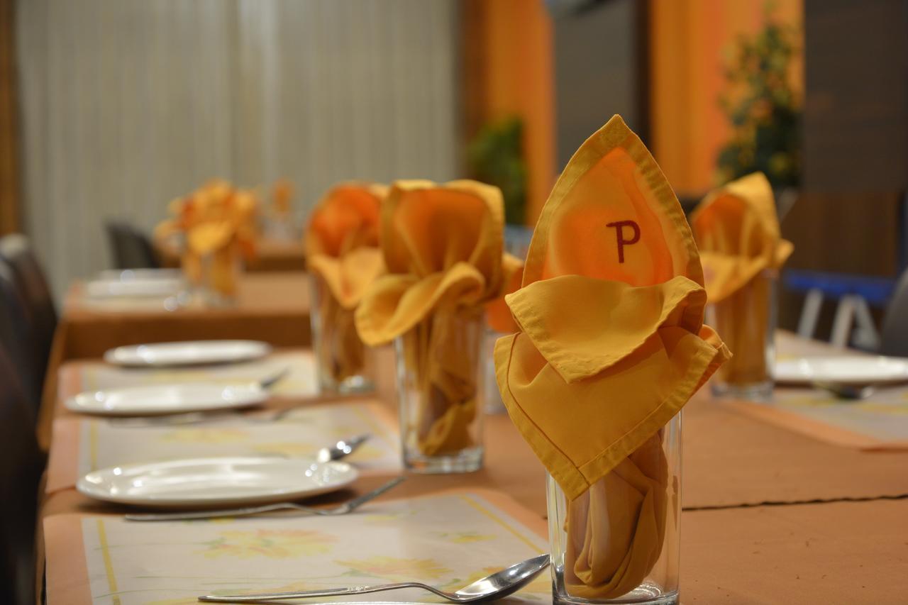 Hotel Prince Residency Bhuj Exterior photo